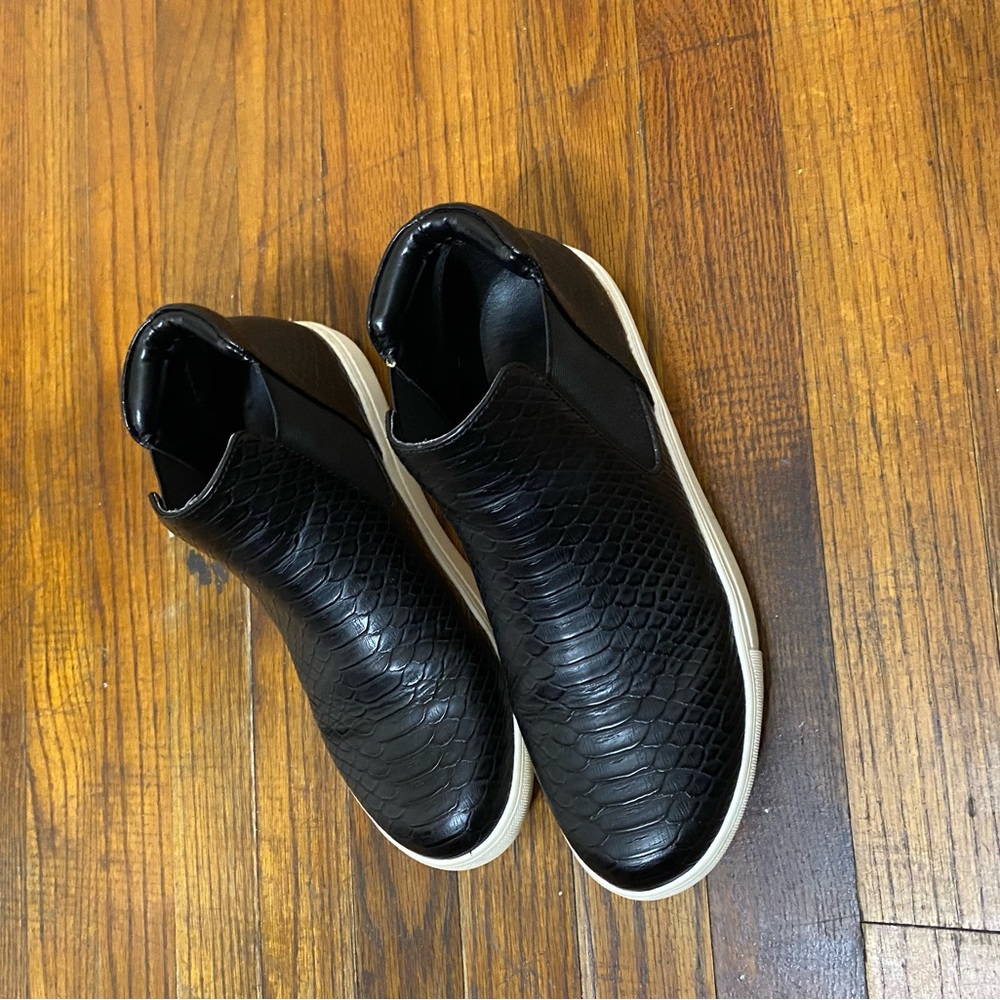 Women’s shoes